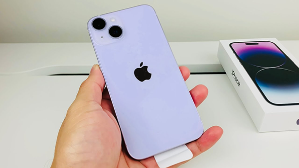 Phiên bản màu Tím trên iPhone 14 có gam màu trẻ trung, đơn giản nhưng vô cùng bắt mắt